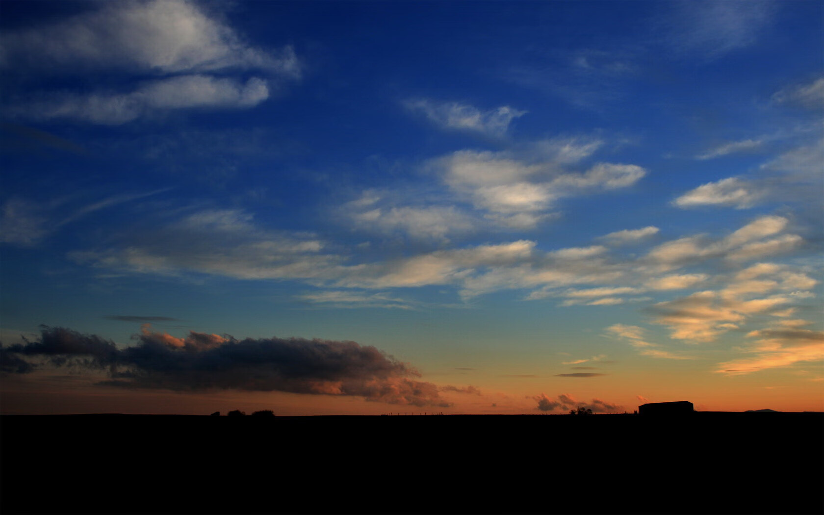 星空体育app下载-米兰双雄状态火热，争夺意甲冠军进入白热化