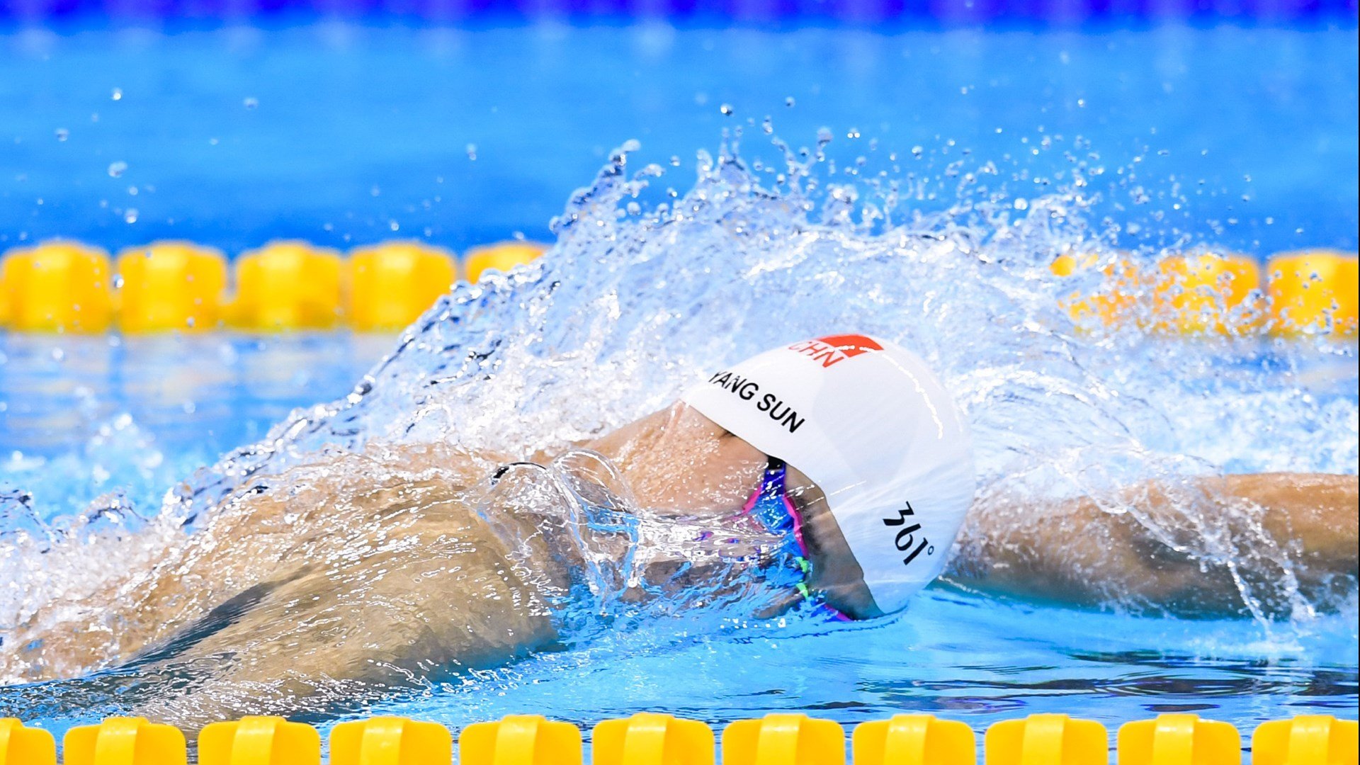 _桥下快闪赛：建筑与运动融合的另类体验_，桥下运动场