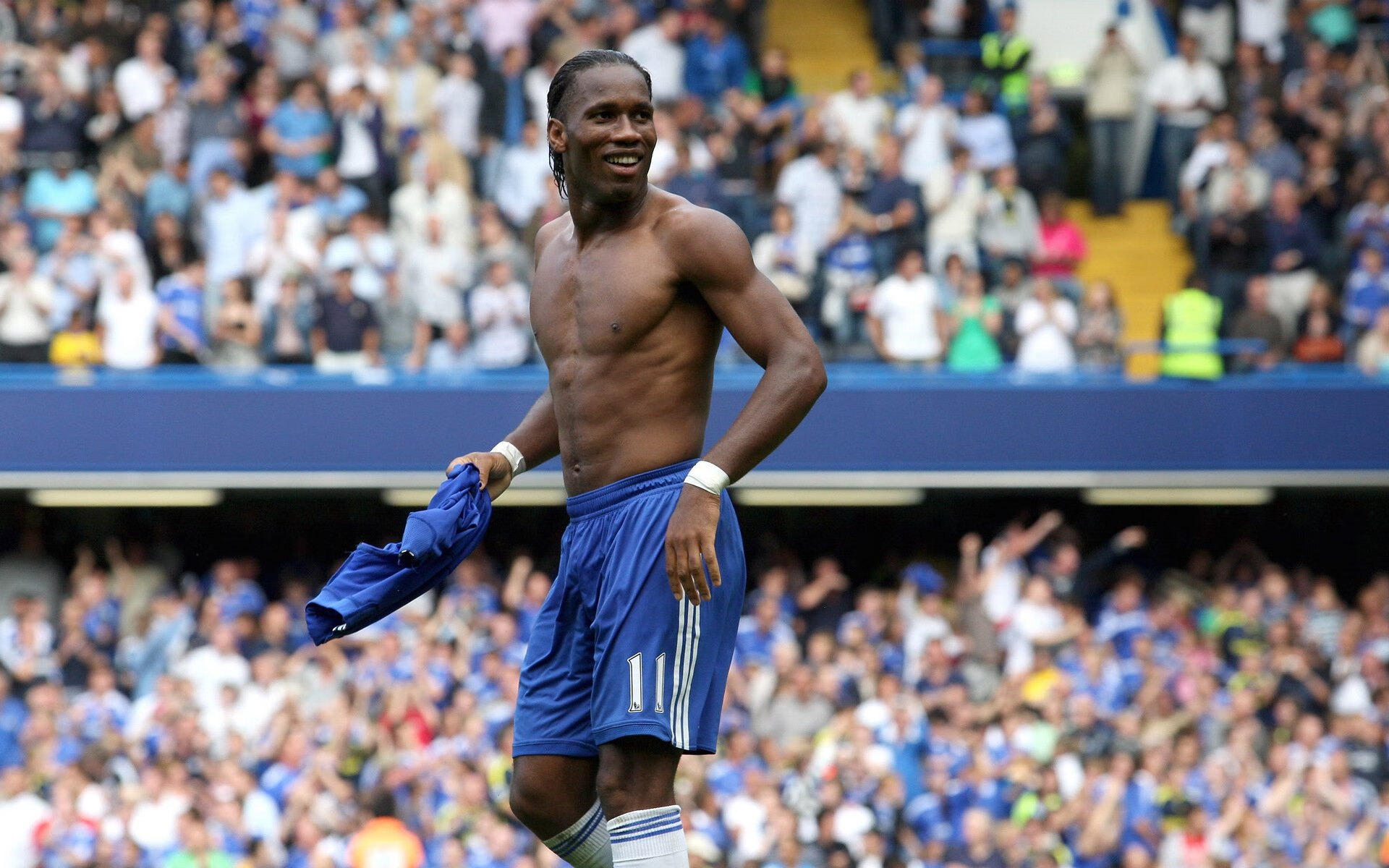 塞内加尔男足在巴黎奥运会上展现出强大的团队协作能力，塞内加尔足球运动员