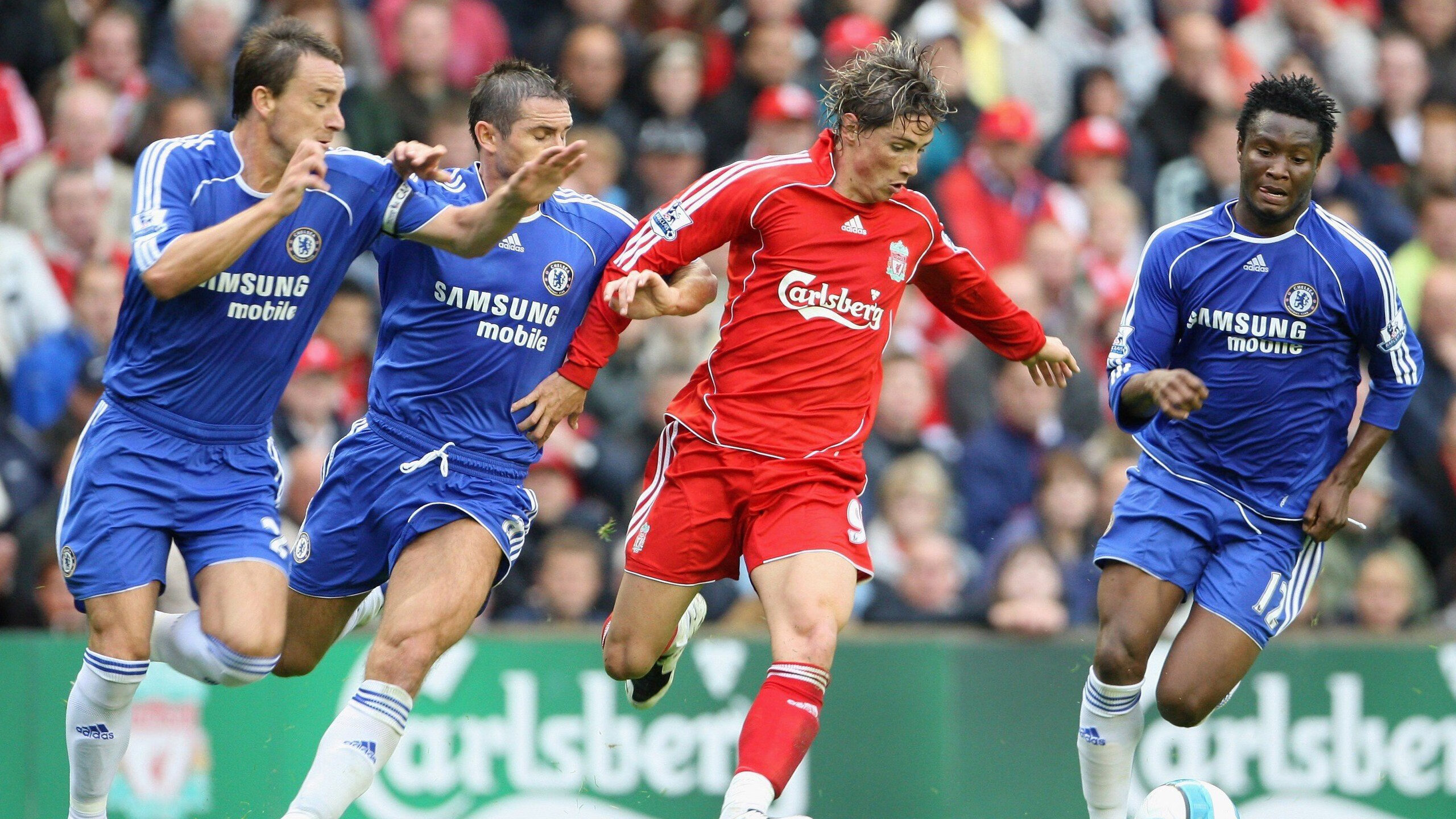 球迷力量:看台上演的欧冠一幕幕感人瞬间,我想看欧冠足球