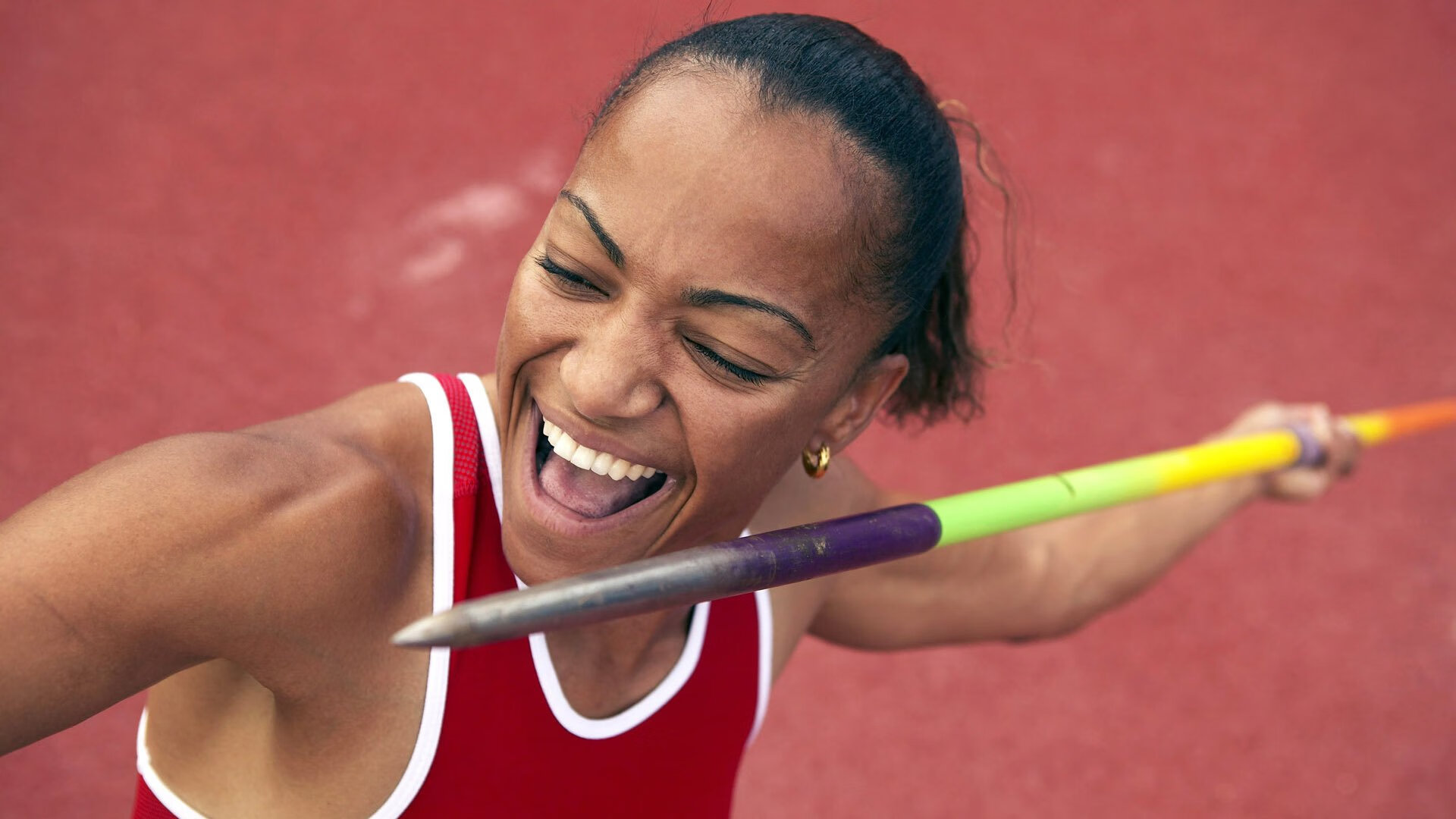 英超激战正酣，精彩反击和神级扑救轮番登场，英超争4